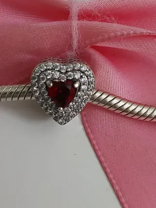 Charm Corazón Plata S925 con Circonitas Rojas