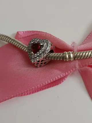 Charm Corazón Plata S925 con Circonitas Rojas