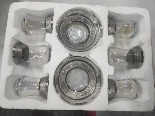 Set di 6 bicchieri e 6 piatti argentati