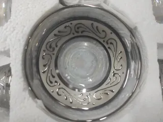 Set di 6 bicchieri e 6 piatti argentati