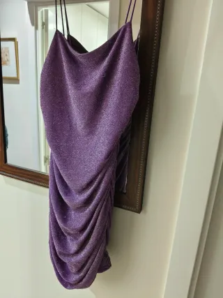 Vestido lencero morado brillante