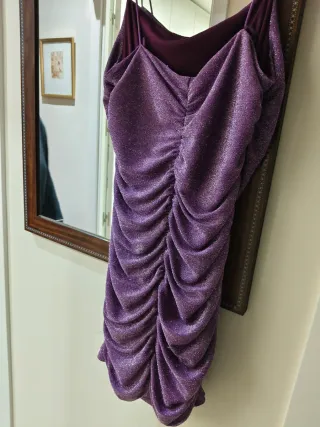 Vestido lencero morado brillante