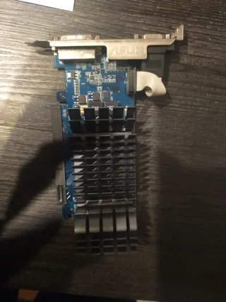 Tarjeta Gráfica ASUS Nvidia GeForce 210