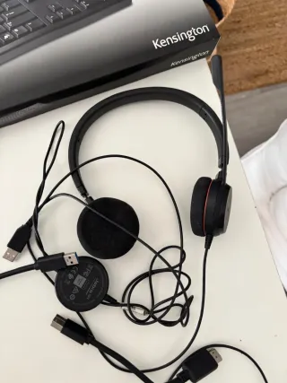 Teclado Kensington USB + Auriculares