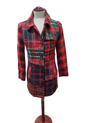 Abrigo Desigual cuadros rojo y verde
