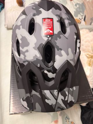 Casco Bell Super DH MIPS Camuflaje Negro