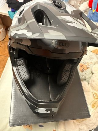 Casco Bell Super DH MIPS Camuflaje Negro