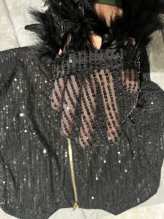Conjunto lentejuelas negro con plumas