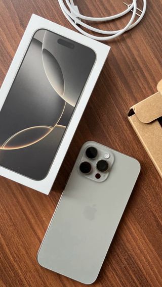 iPhone 16 Pro titanio CAMBIO por iPhone 17 Base