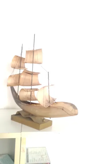 Vascello artigianale in corno trialbero