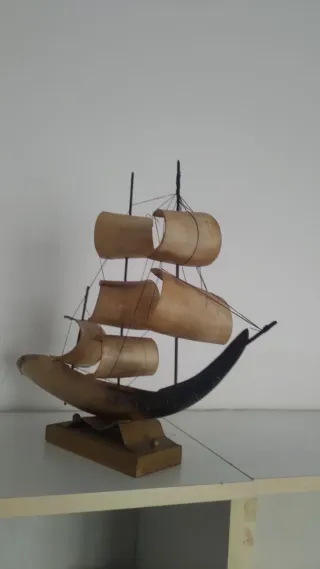 Vascello artigianale in corno trialbero