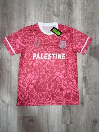 Camiseta Palestina floral rosa