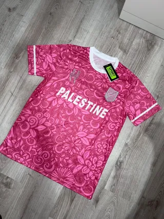 Camiseta Palestina floral rosa