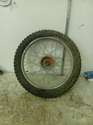 Cubierta de moto 3-18 tacos