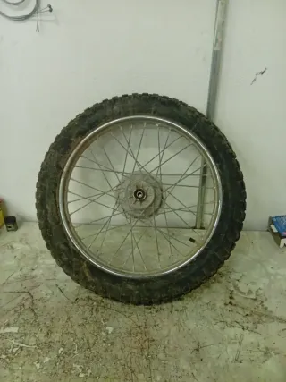 Cubierta de moto 3-18 tacos