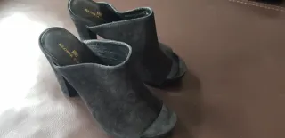 Zapatos de tacón Gloria Ortiz negros