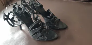 Zapatos de tacón Gloria Ortiz negros