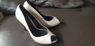 Zapatos de tacón Gloria Ortiz negros