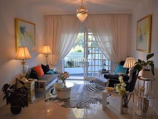 Chalet en venta en Los Naranjos - Las Brisas en Marbella