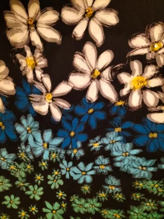 Vestido Desigual Negro con Flores Multicolor