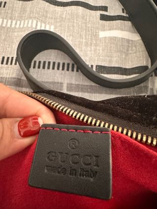 Riñonera Gucci Negra Terciopelo GG Dorado