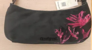 Borsetta Desigual nera con fiori rosa