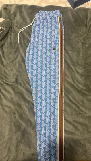 Pantalones deportivos Lacoste