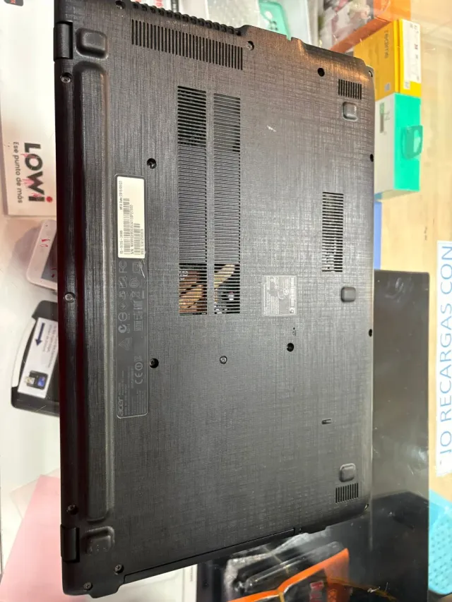 Portátil Acer E5 Amarillo, i3, 8GB RAM 512SD