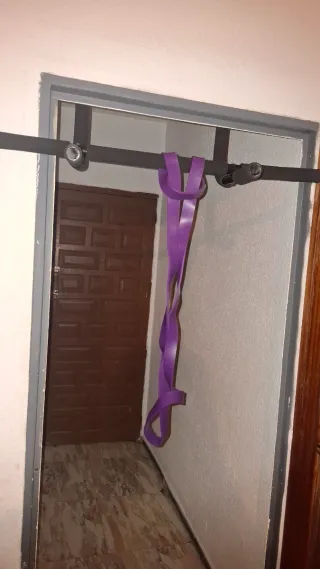 Barra dominadas puerta y cinta de regalo