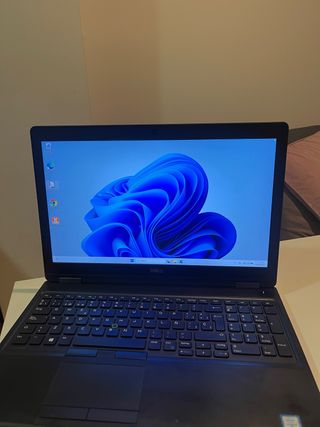 Portátil Dell Precision 3520 Negro