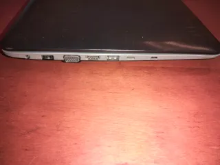 Portátil Asus F556U