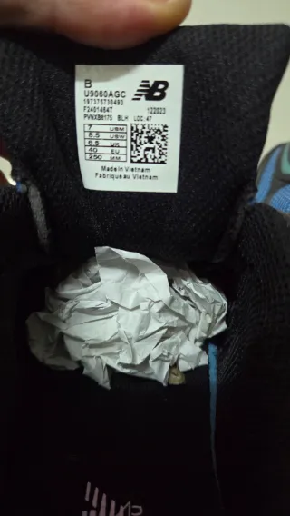 Zapatillas New Balance Negras y Azules