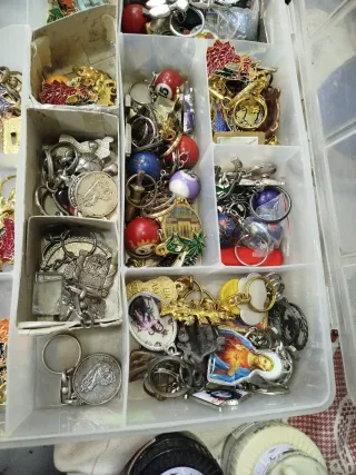 Lote de llaveros variados