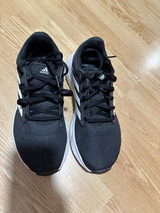 Zapatillas Adidas running, talla 41 1/3, como nuev
