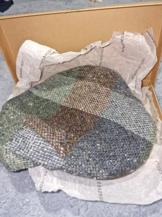 Gorra plana estilo irlandés tweed