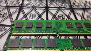 2x Kingston DDR2 1GB/2GB 667MHz RAM