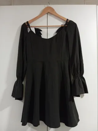 Vestido de fiesta negro con encaje