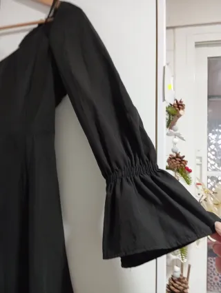 Vestido de fiesta negro con encaje