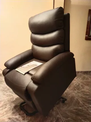 Divano alzapersone con massaggio e calore