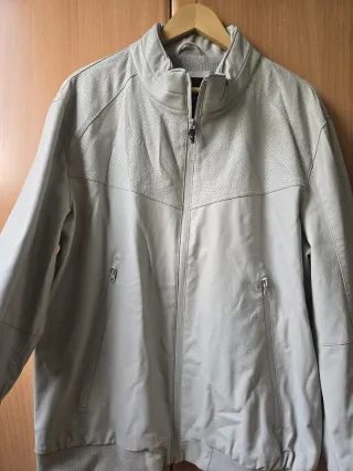 Cazadora hombre talla XL. 8,30 EUROS