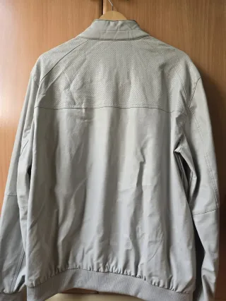 Cazadora hombre talla XL. 8,30 EUROS