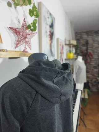 Sudadera con capucha