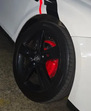 Llantas negras originales de seat leon en 17