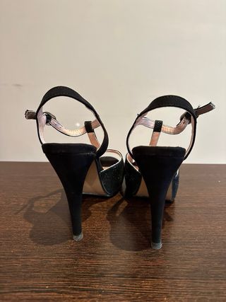 Zapatos de tacón negros