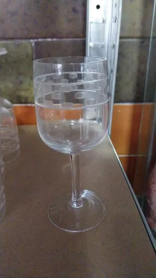 Set di bicchieri in cristallo con design elegante e moderno