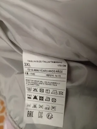 Chubasquero Benetton lunares 13-14 años