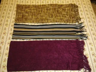 Lote de 3 bufandas para mujer y hombre.