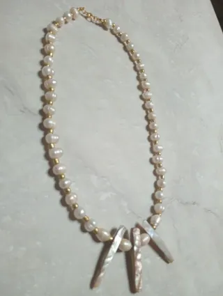 Collar perlas semi-barrocas con abulón