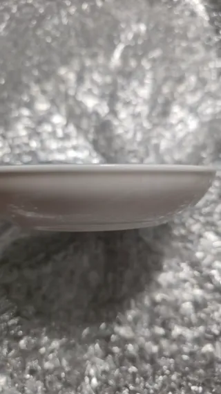 Prato decorativo com gato azul e branco