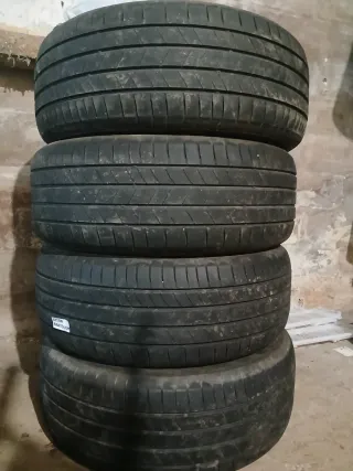 Cubiertas Kumho 235/55 R17 103H